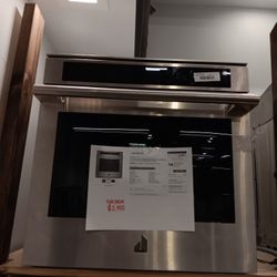 JennAir
RISE 24" Built-In Wall Oven Starting At $2400