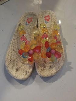 Size 8 bendable Sandals