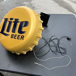 VTG Miller Lite Plastic Bottle Cap Man Cave Sign Ad Bar Light Lamp 19”