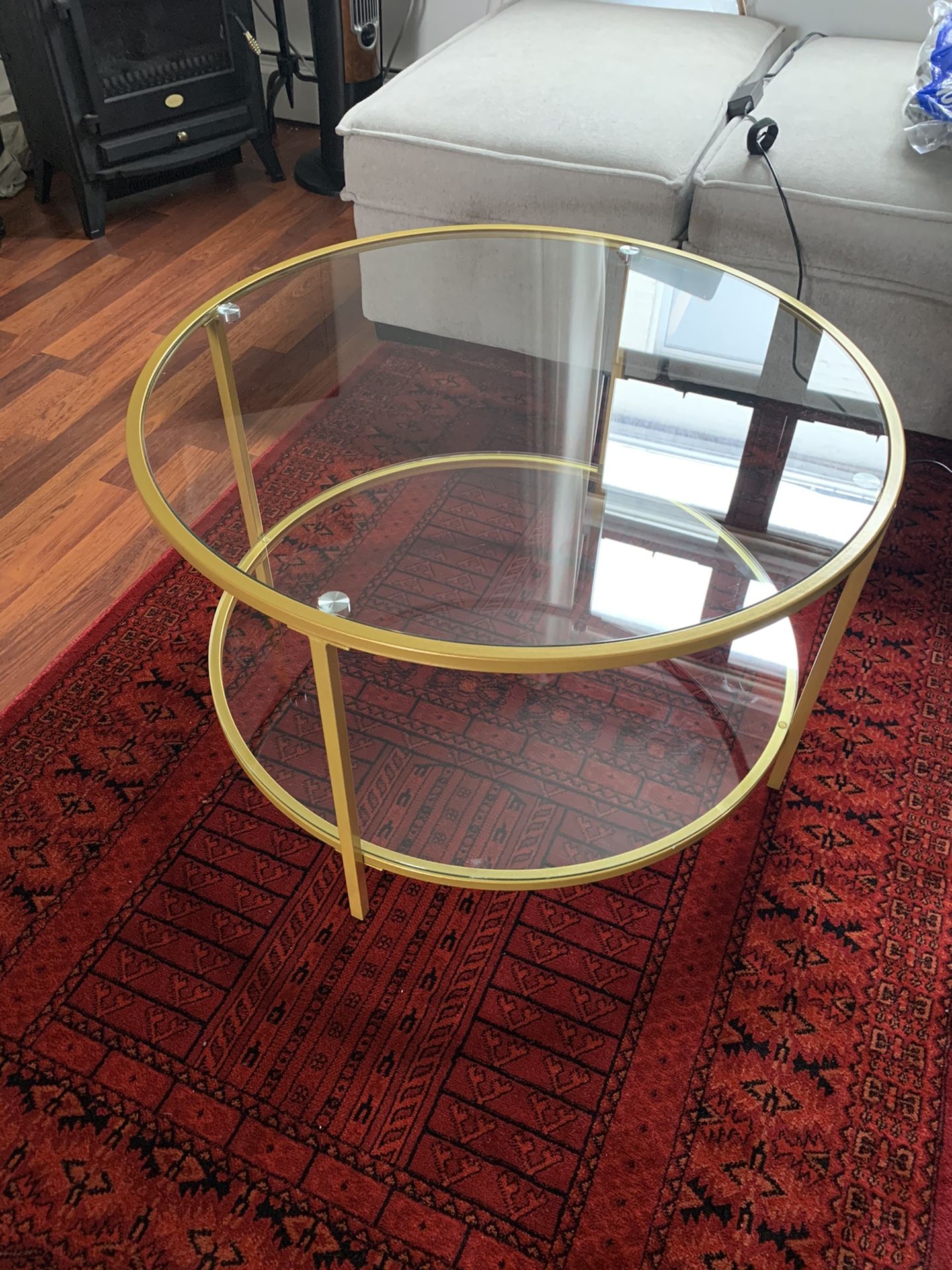 Round coffee table