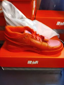 Nike Billie Eilish Sneakers red
