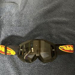 BRAND NEW NEVER WORN FMF GOGGLES 