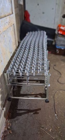 Expandable Skate Wheel Gravity Conveyor