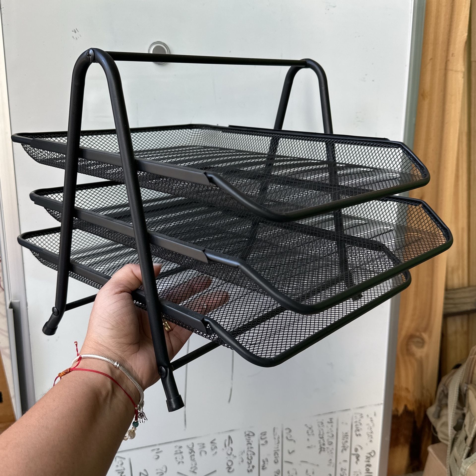 Mesh, extendable trays Set Black. Set De Bandejas En Malla Negra