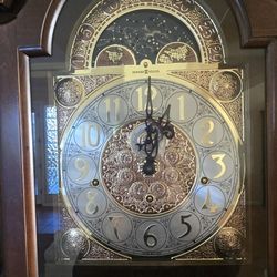 Grandfather Clock Howard Miller 