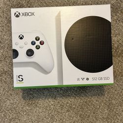 Xbox series X (lightly used)