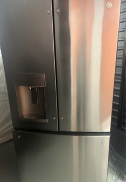 GE French Door Refrigerator w/ Bottom Freezer