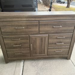 Like New Sold Dresser   Super Nice! 
