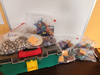 441-Piece Magnetic Building Set with Carrying Case – Used