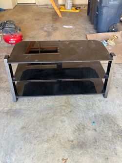 Entertainment system table