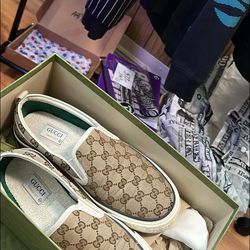 Men’s Gucci shoes size 10