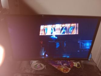 TCL  32 inch flat screen smart tv v