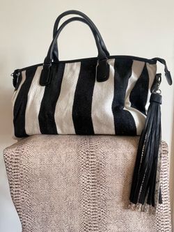 Black & White Travel:Handbag with Leather Fringe Tassel