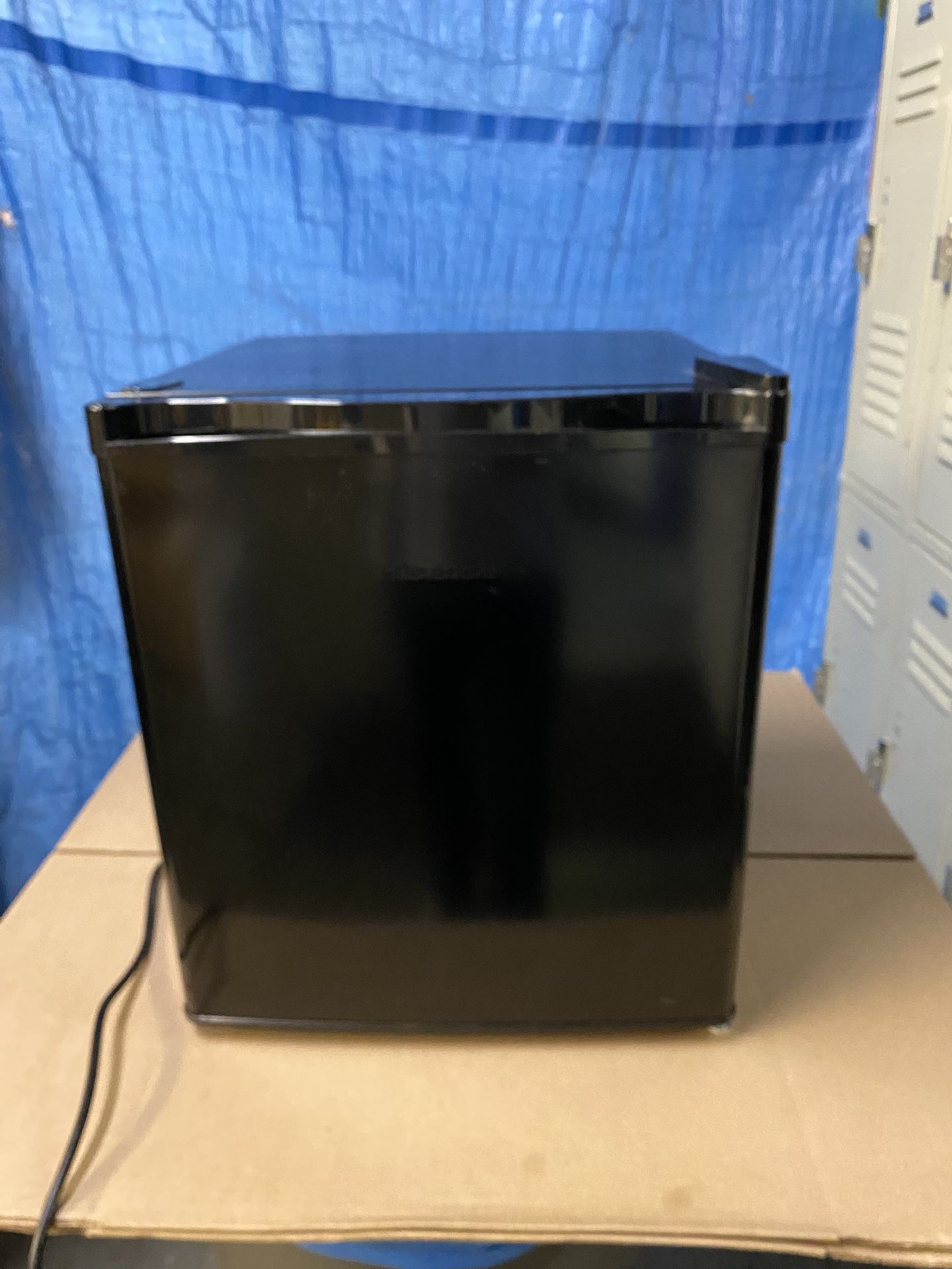 Mini fridge