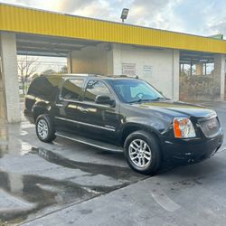 GMC Yukon Denali 2010