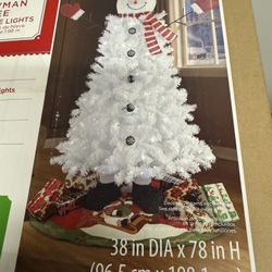6.5 Foot Snowman Christmas Tree for indoor or outdoor for Christmas 🎄 