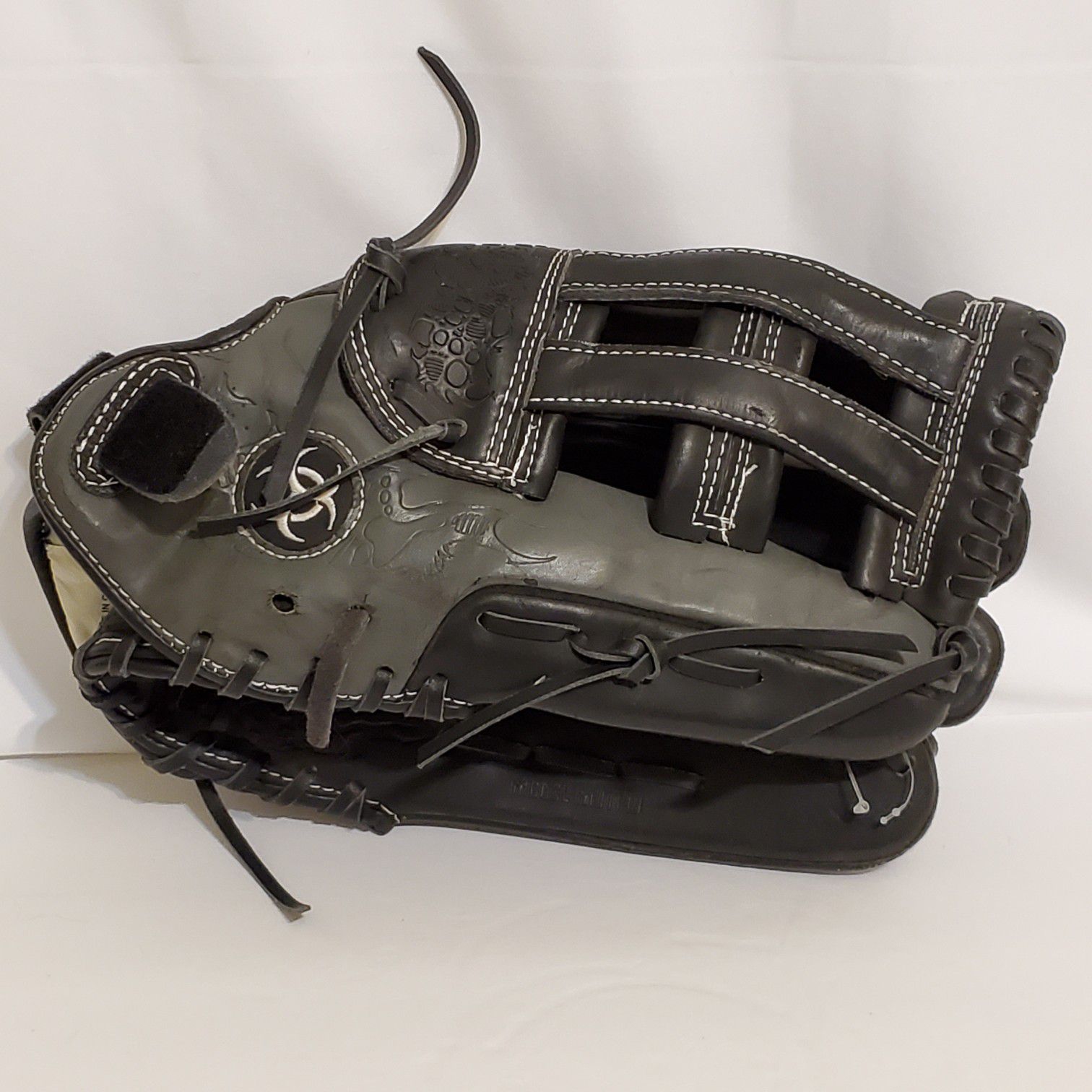 Worth Mutant 14" Baseball Softball Black Glove RHT