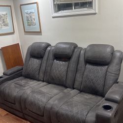 HyllMont Dual Power Reclining Sofa