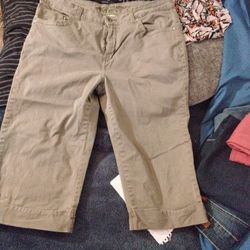 Capris green size 16
