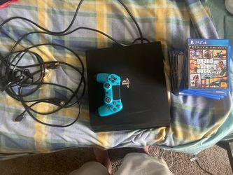 PS4 & CONTROLLER  W/ 9 BEST GAMES