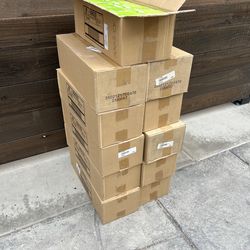 11 cajas de focos cada caja trae 10 focos GE energy (40-watt replacement)500 -lumen G25 light bulb with medium base /smart bright from the start $20 l