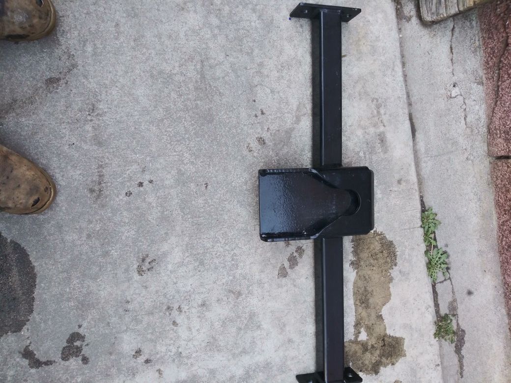 Hitch for a truck. Or car 32 inc long. 10 inc wide