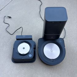 2 iRobot Roomba Vacuums 