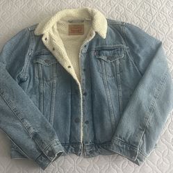 Levis Womans Sherpa Jacket Size Large