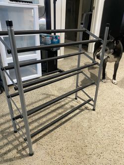 Extendable shoe rack