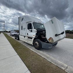 2016 FREIGHTLINER CASCADIA 125 SLEEPER TRUCK 
