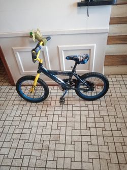 Boy's Dynacraft 12 Inch Bike Jurassic World Theme 