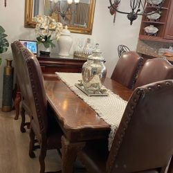 Dining Room Table With 6 Genuine Leather Chairs