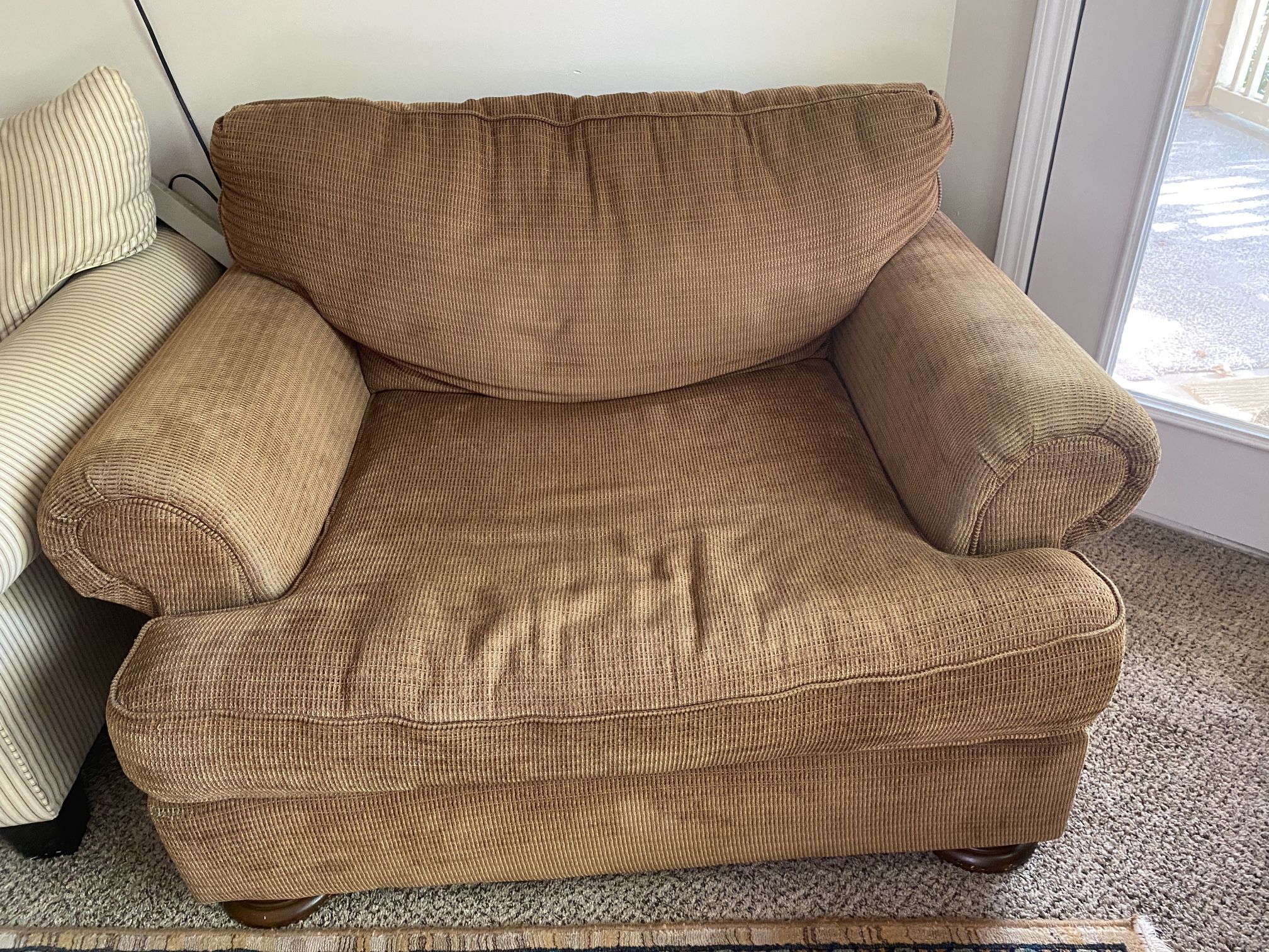 Large Chair With Ottoman