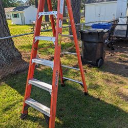 Werner 6 ft. Fiberglass 300 lb. Max step ladder. And great condition. Please refer to pictures for full description. Thanks for looking. Check out my 