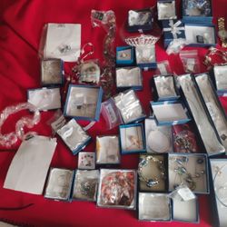 Very special jewelry. Unique. You can't find it nowhere else.