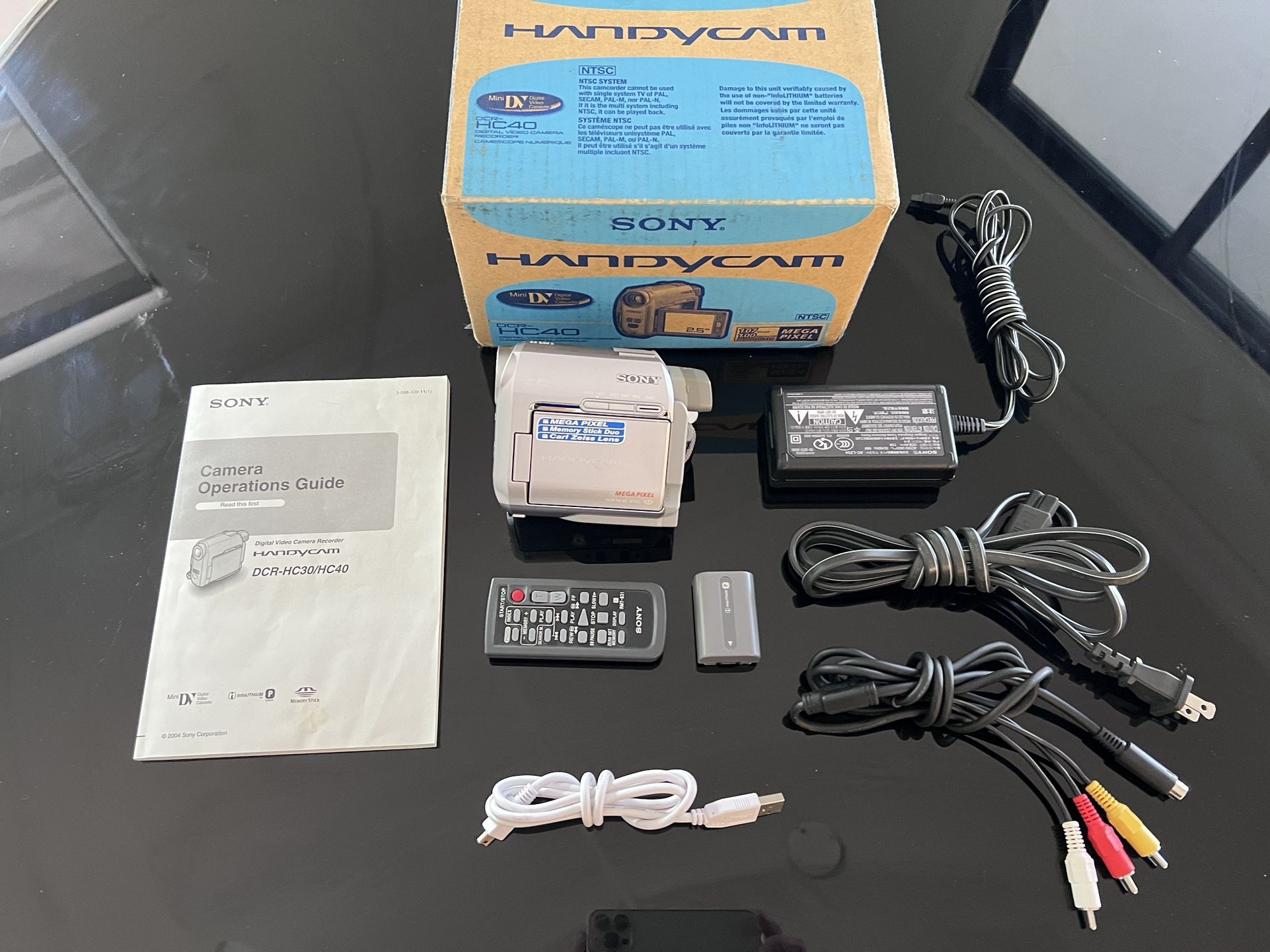 Sony HandyCam DCR-HC40 Video Cam LIKE NEW!