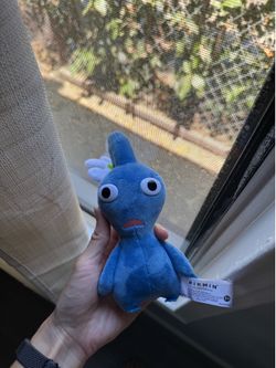 Blue pikmin plush