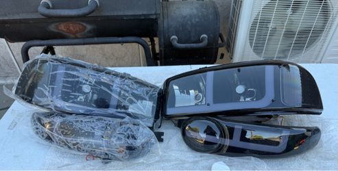 01-06 GMC Denali Black Smoke Switchback LED Strip Headlights Parking Lights