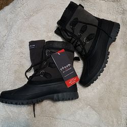 Snow boots size 11
