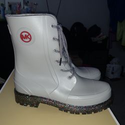 Brand new Womens size 10 Michael Kors Boots