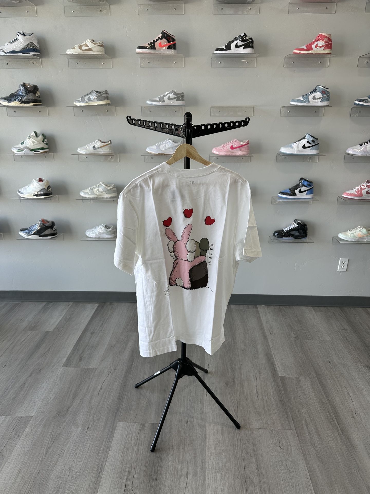 Brand New KAWS x Uniqlo Warhol UT Graphic T-Shirt Size, M, L, XL, XXL, XXXL