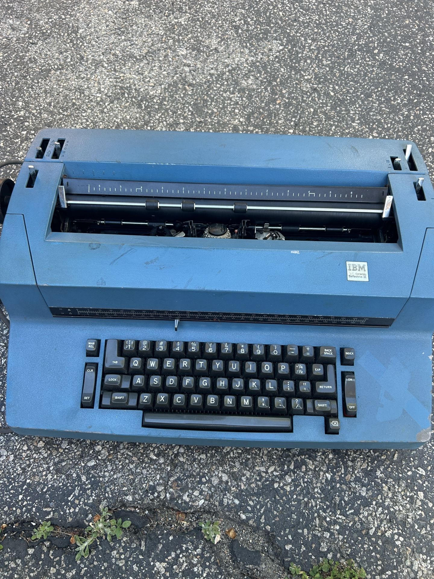 VINTAGE Blue IBM Correcting Selectric II typewriter (2)