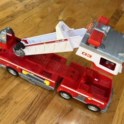 PAW Patrol Ultimate Rescue Fire Truck