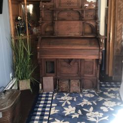 Antique Walnut Pump Organ