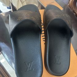 Louis Vuitton Slides Size 10