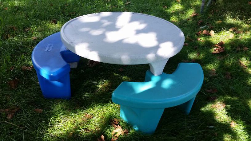 Round fisher price picnic table