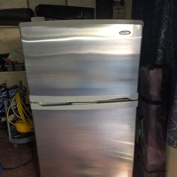 Whirlpool stainless steel refrigerator