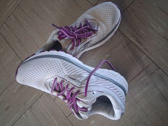 Tenis