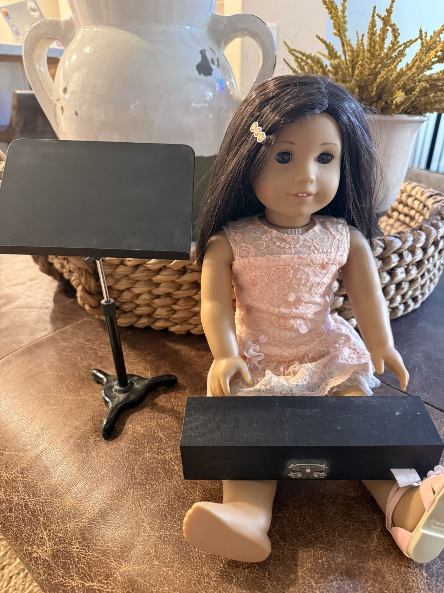 American doll Comes With Extras Clothing