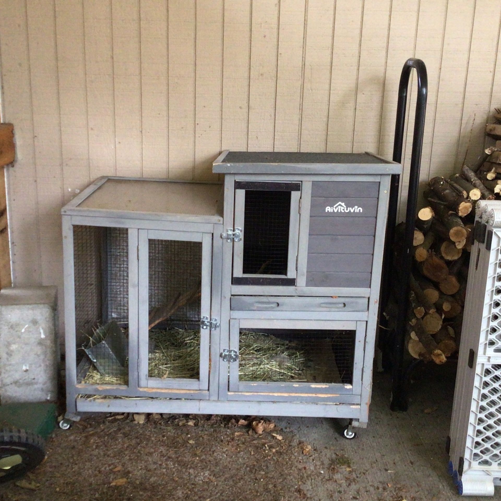 rabbit Hutch self contained